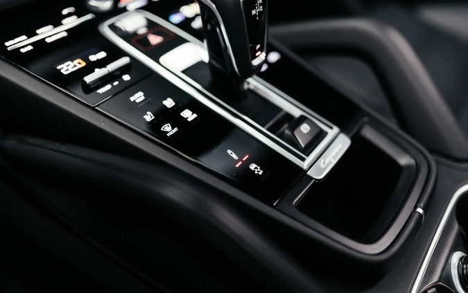 Porsche Cayenne cena 499900 przebieg: 85000, rok produkcji 2021 z Polanica-Zdrój małe 407